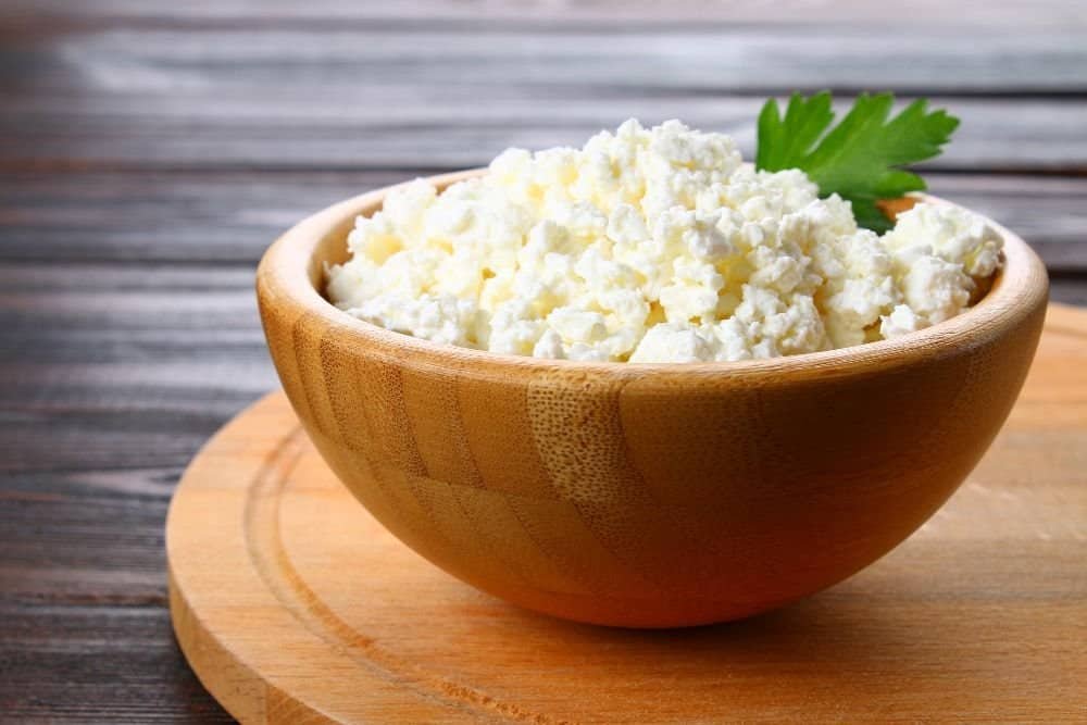 cottage cheese in een bowl