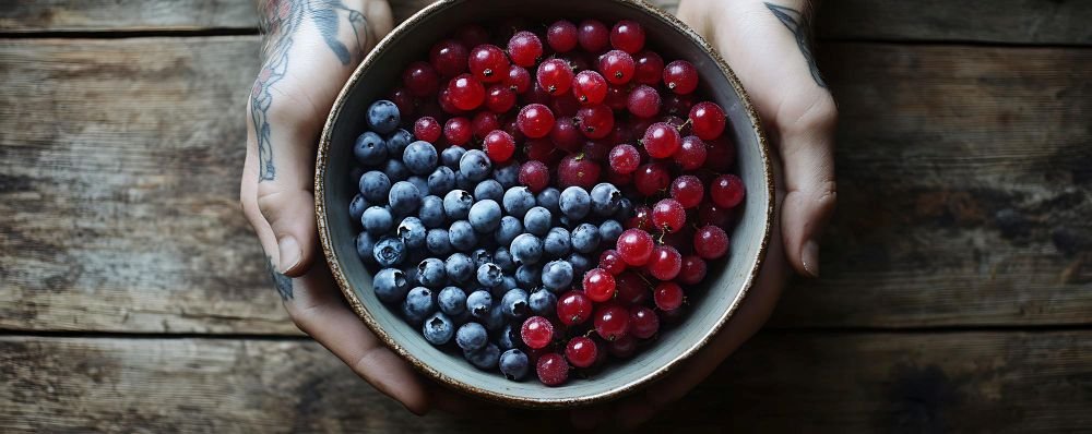 een schaal met fruit wat hoog is aan antioxidanten