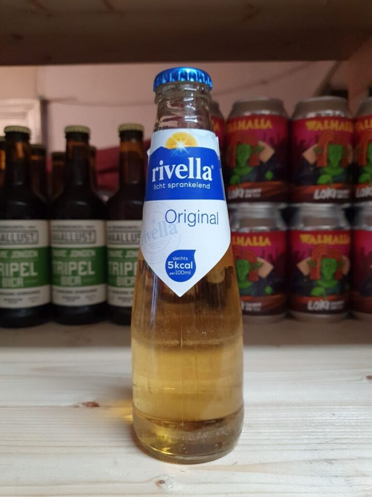 een glaasje rivella op en tafel