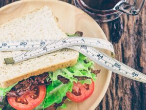 Hoe bereken je je caloriebehoefte stap voor stap